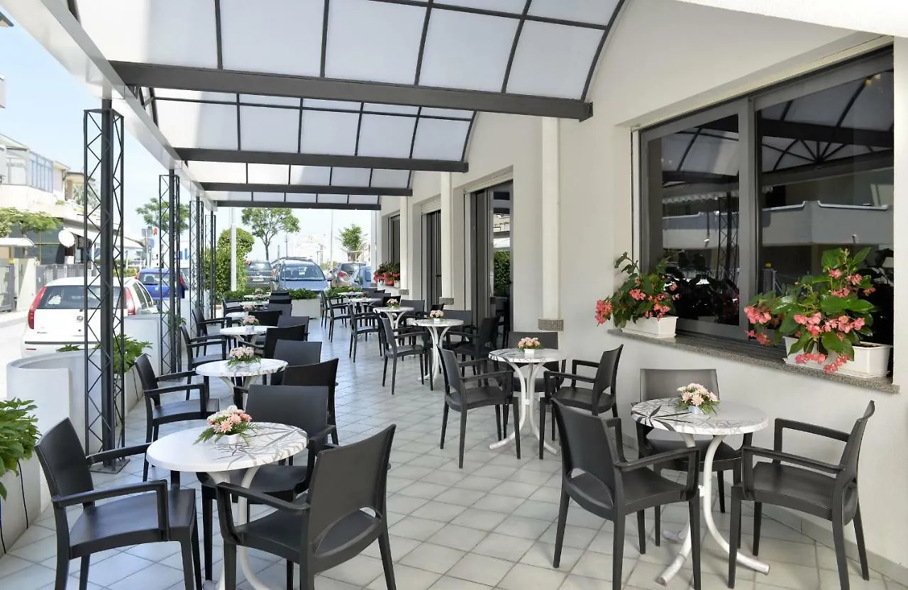 Hotel Ciondolo D'Oro ريميني إيطاليا